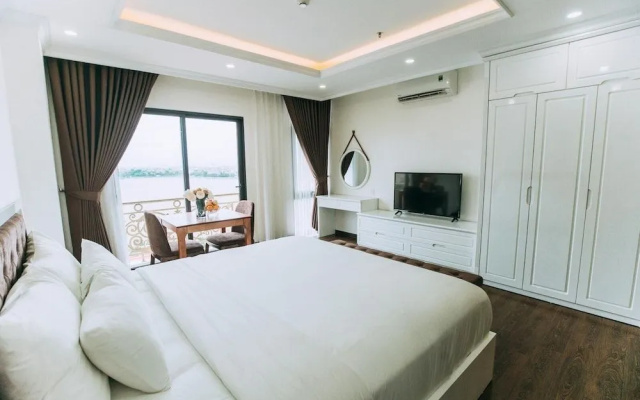 Queenie Hotel