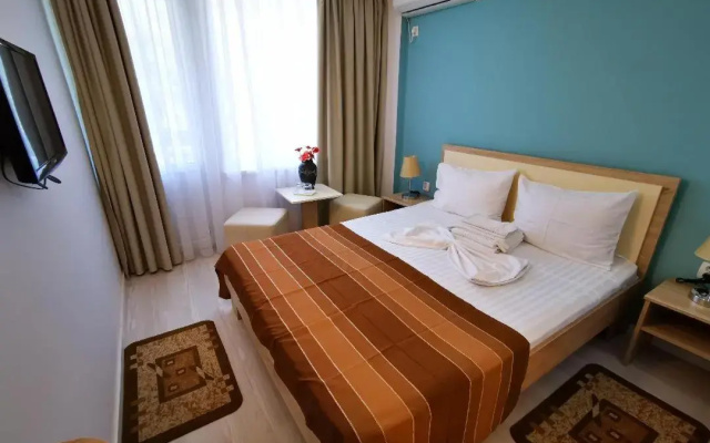 Hotel Diana