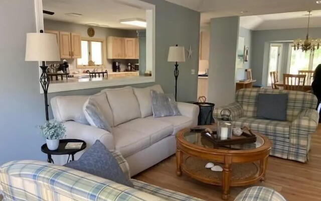 515 Remora Dr