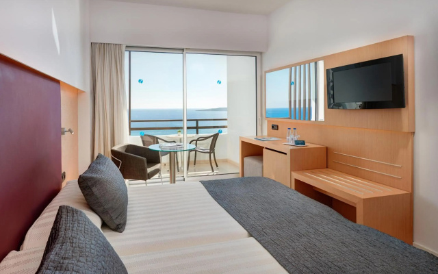 CM Playa del Moro Hotel