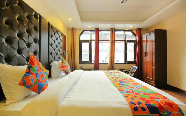 Fabhotel Dwaper