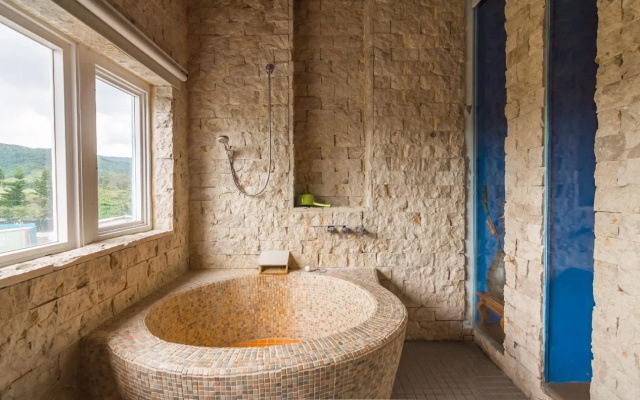 Golden Ocean Azure Hotel