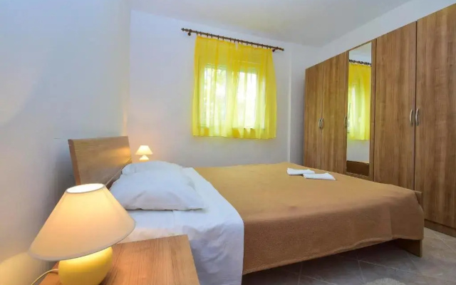 Apartments Komadina 596