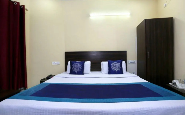 OYO 10261 Hotel Sunrise