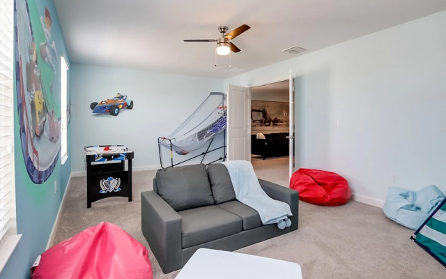 8915 Stinger Drive