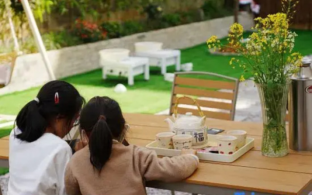 Xishi Ruyuan Homestay (Baoyu Pagoda, Wuyuan)