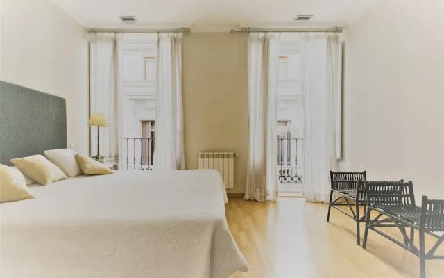 Prado Museum Apartment