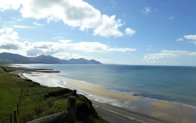 Crib Goch Cozy Dog-friendly Cabin Retreat