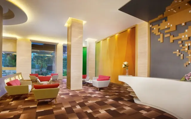 FOX Lite Royal Bay Makassar