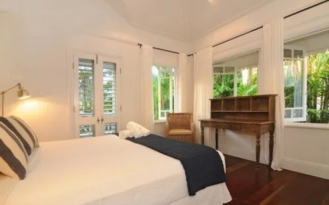 The Lighthouse At 7 Wharf Luxury House