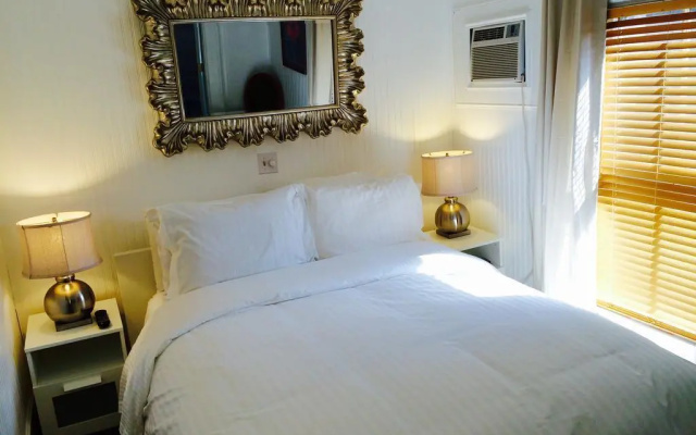 Queen Vic Guest House Provincetown Adults Only