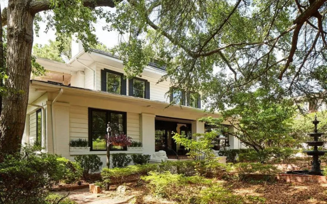 Apt2 Edenbrae - Walkable Southern Gothic Mansion