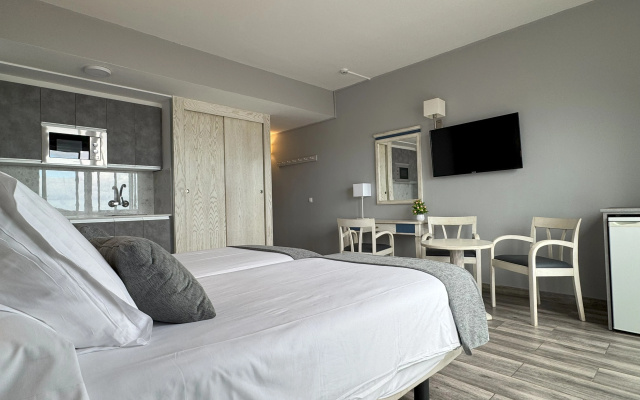 Apartamentos Colón Playa