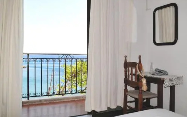Marina Hotel
