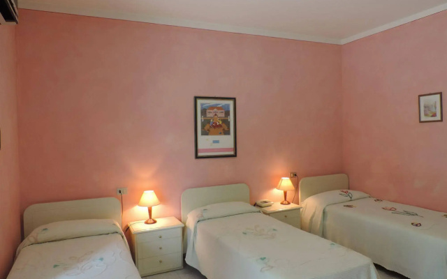 Hotel Maris