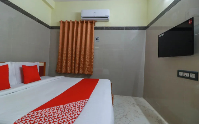 SPOT ON 49005 Raja Lodge
