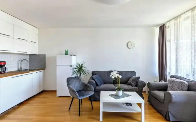 Cozy Neuss Apartment With Modern Amenities
