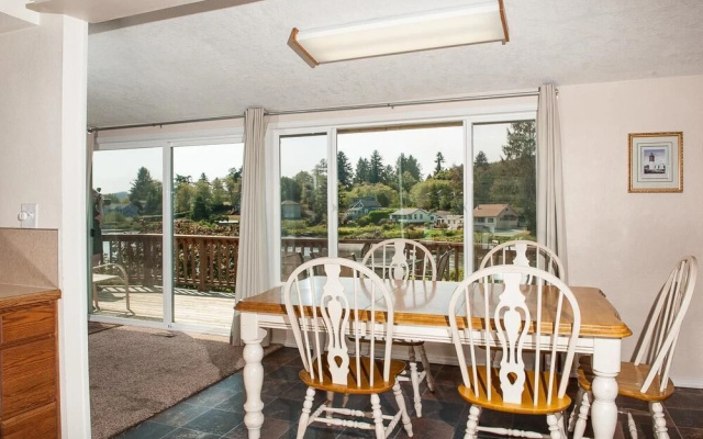 Lake Point Hideaway