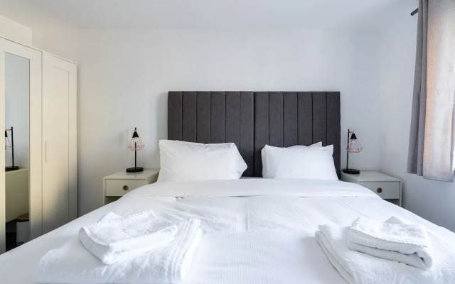 Stowe Suite by Rehoboth - Abbey Wood