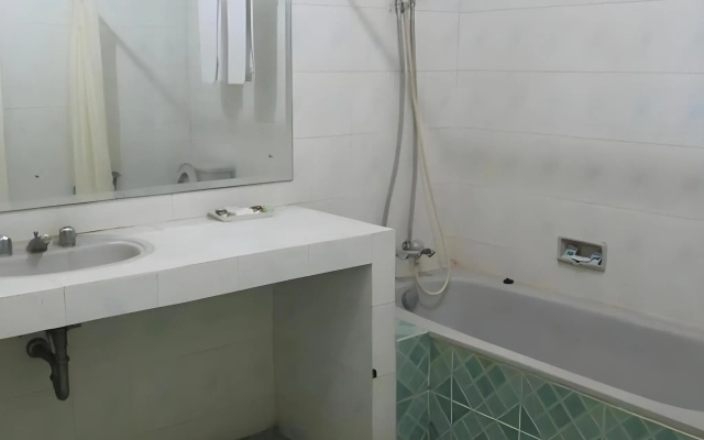 Hotel Lautze Indah
