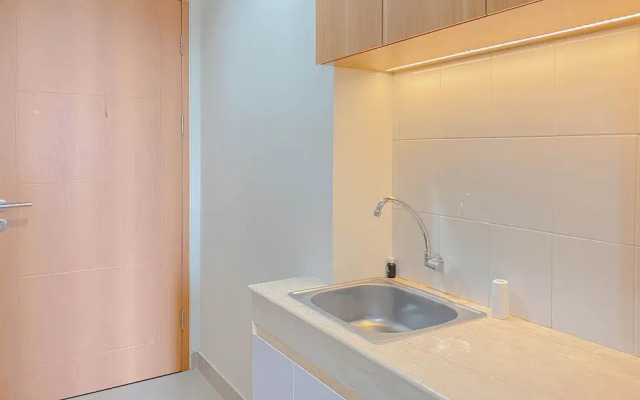 Cozy Living Studio at Evenciio Margonda Apartment