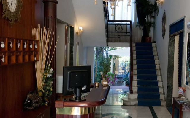 Hotel Navy