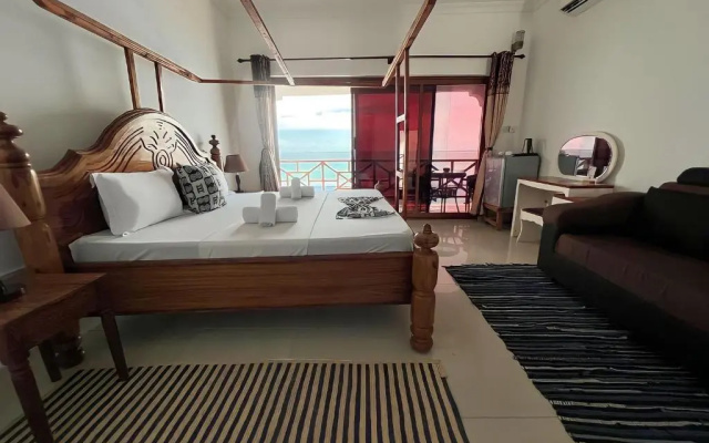 Zenobia Beach Resort