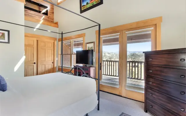 Thunder Mountain S8 2 Bedroom Condo by RedAwning