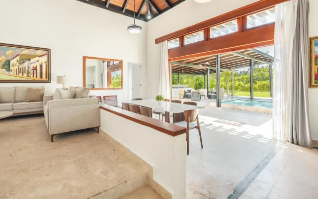 3BR Villa With Tropical Style BBQ Private Pool
