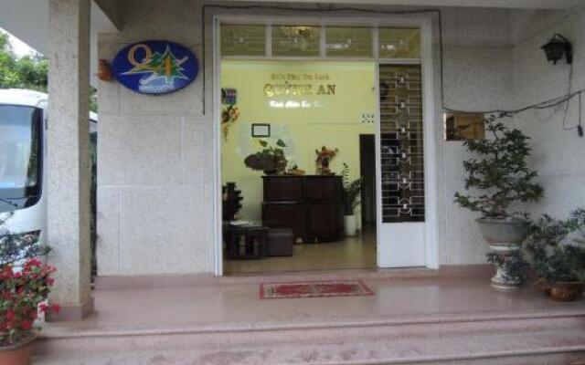 Отель Quynh An Villa Далат вид на фасад