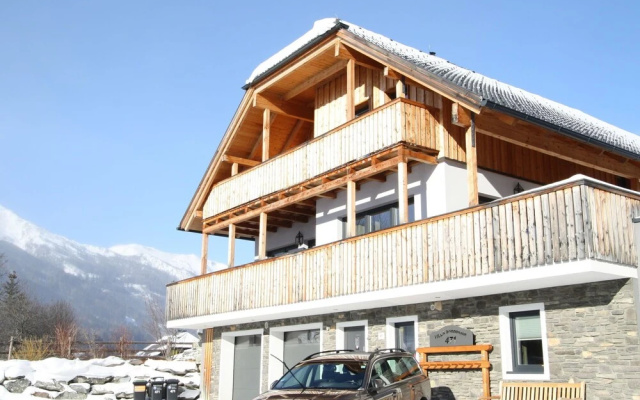 Lavish Chalet in Mauterndorf with Sauna & Hot Tub