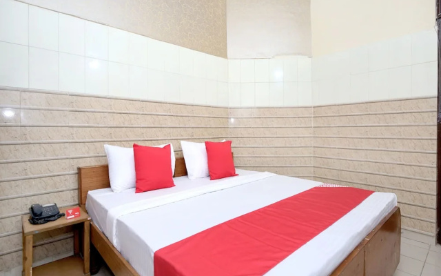 OYO 12967 Hotel Simran