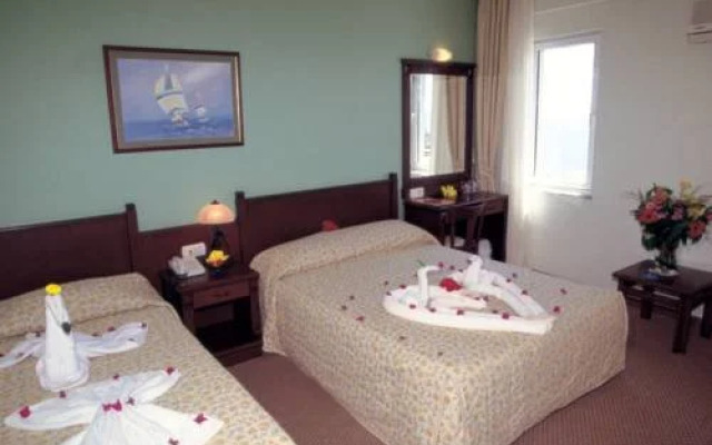 Lonicera Garden Hotel (ex. Lonicera Kosdere)
