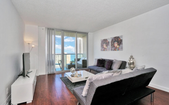Destination Stays-Ocean View Condo Miami