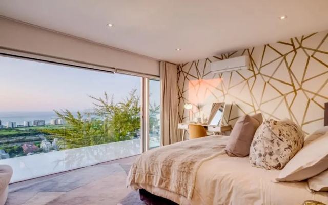 Belle View Villa in Green Point