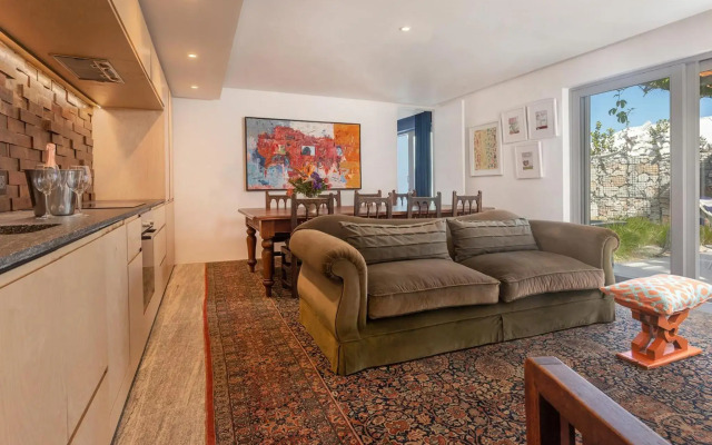 17 Marine Hermanus, Apartment 103 with private Hot Tub