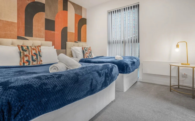 2 Bed Apt Sleeps 7 - Arcade Machine, Wifi, Central