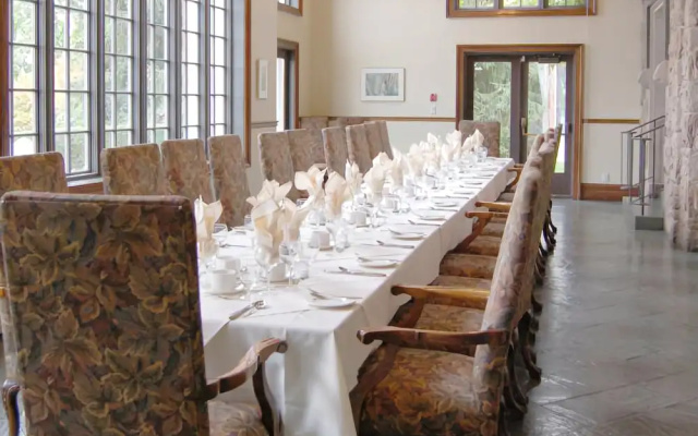 The Windermere Manor Hotel & Conference Center