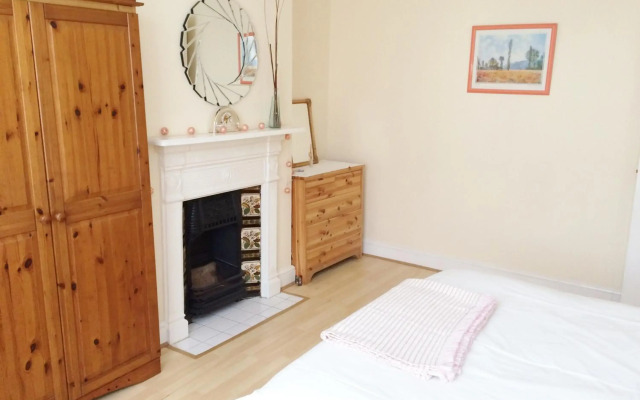 Spacious West London Apartment