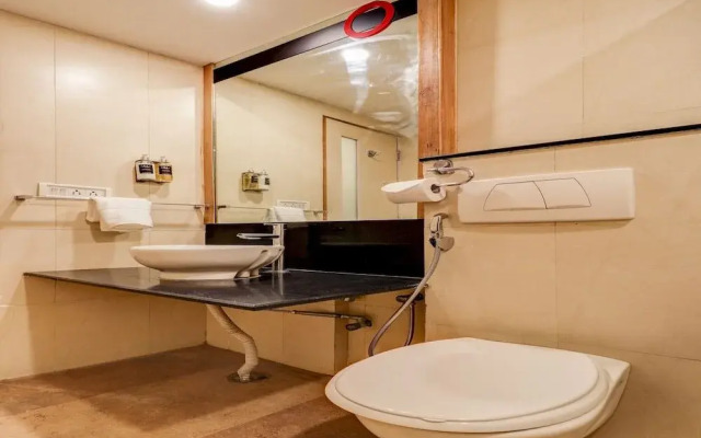 The Mayer by OYO Rooms
