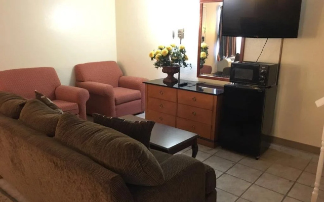 Excellent Inn & Suites