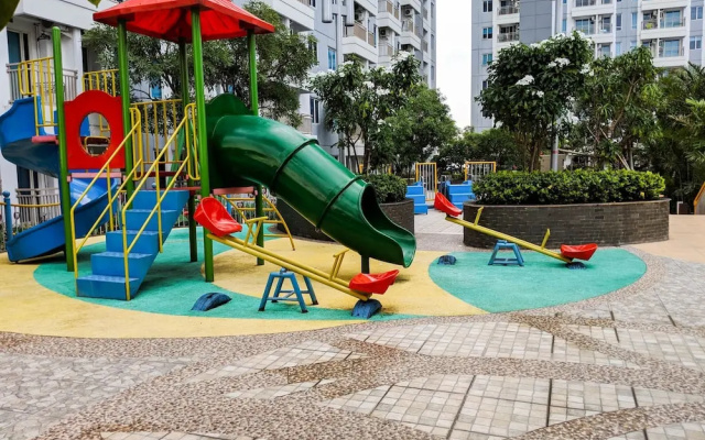 Strategic Studio Apartment at Orchard Mansion Supermall By Travelio