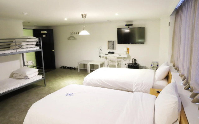 Hillside Hotel