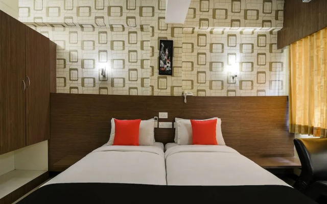 Oyo 11563 Shiva Grand Inn