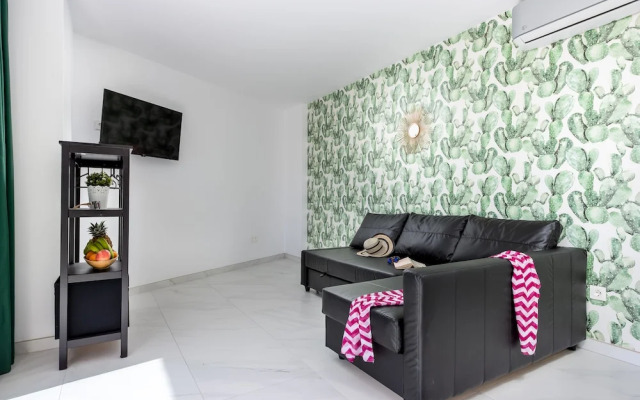 Y1DA Chic studio in 'Playa de LasAmericas'