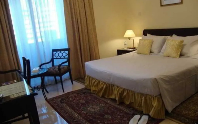 Al Muraqabat Plaza Hotel Apartments