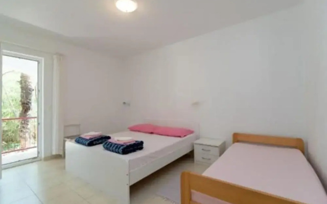 Apartments Boguvila - Two-bedroom Standard Apartment With Terrace -