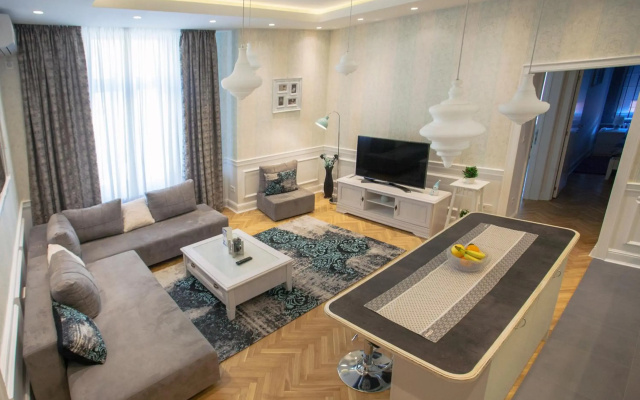 Apartment Passage