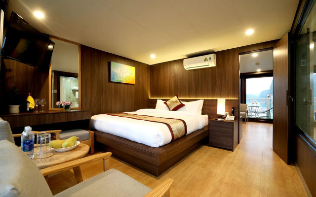 Unicharm Cruise Halong
