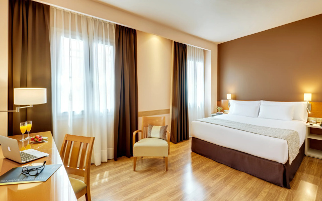 Отель Sercotel Alcalá 611